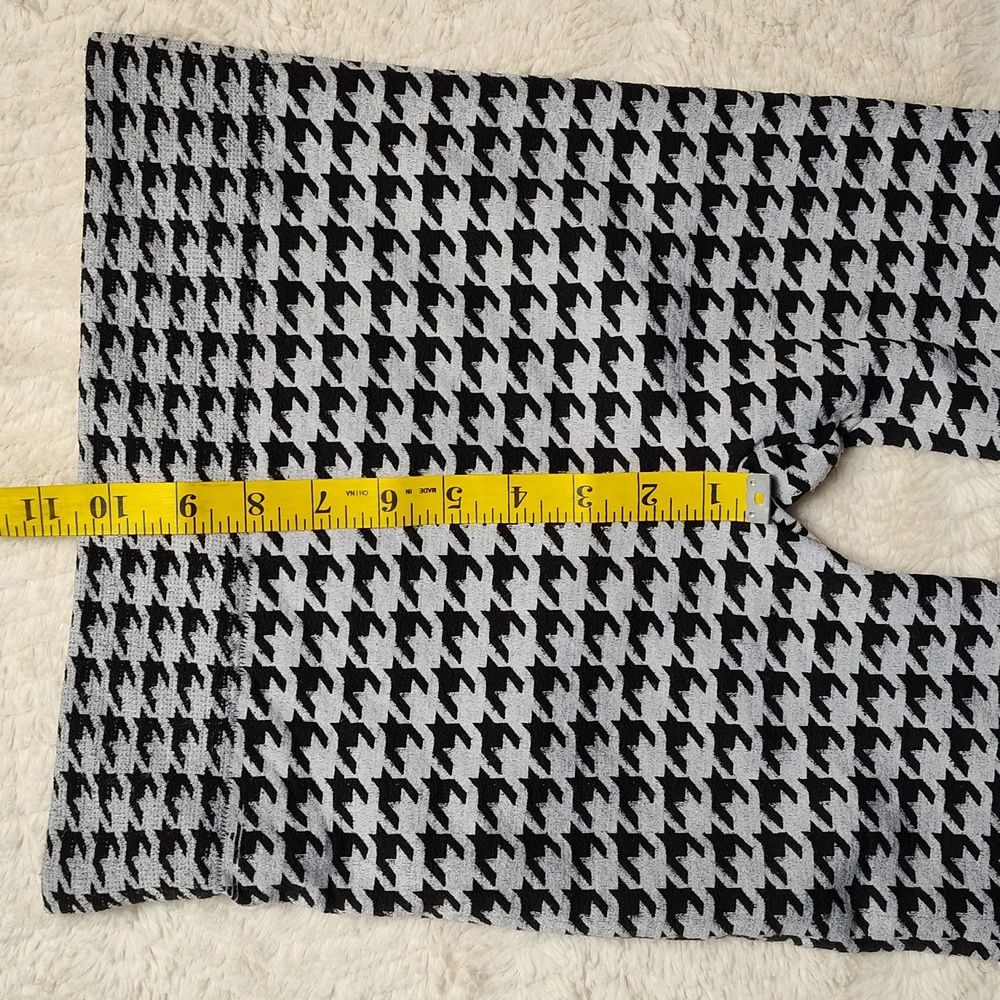 Britt's Knit's Houndstooth Leggings E U C - Picture 3 of 7
